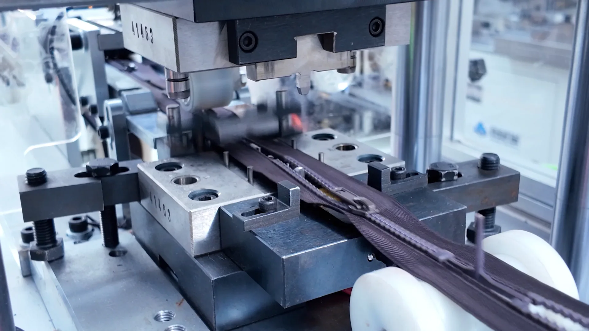 Macchinario industriale per la produzione di cerniere MH Zipper